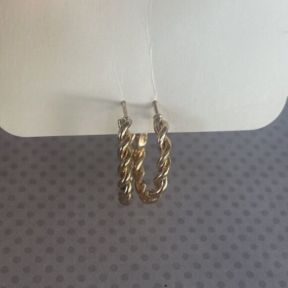 Wire Hoop Earrings Gold Tone - Picture 5 of 5